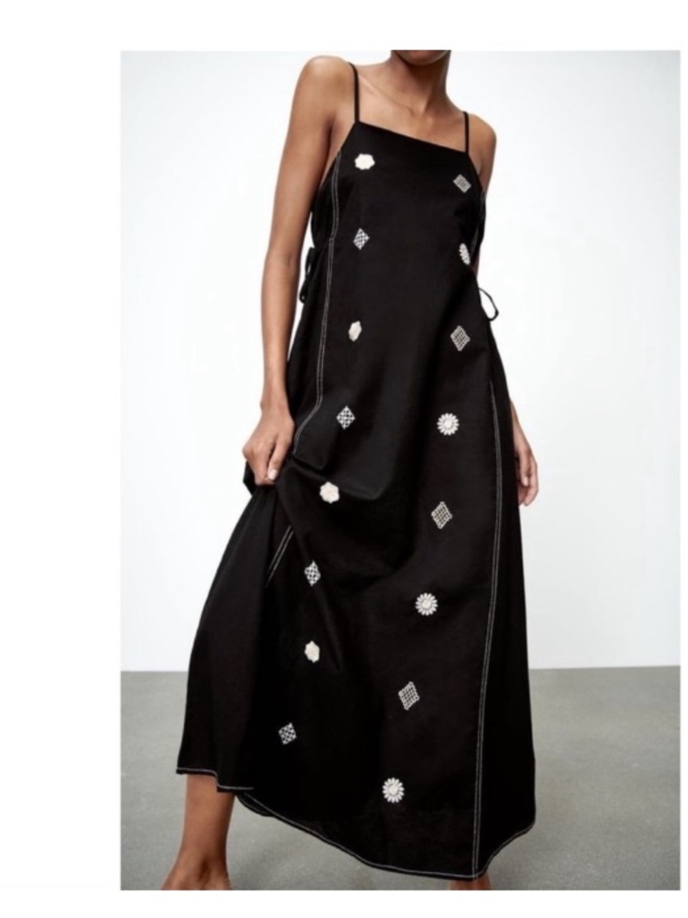 Zara Embroidered Linen Blend Black Dress NWOT Size Large